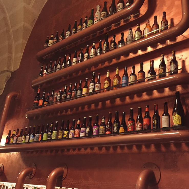 Collezione di Birre Artigianali in BirraBOX con colori caldi 